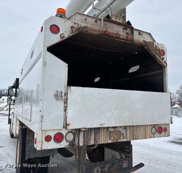 image for item DW7467 2007 International 4300 forestry bucket truck