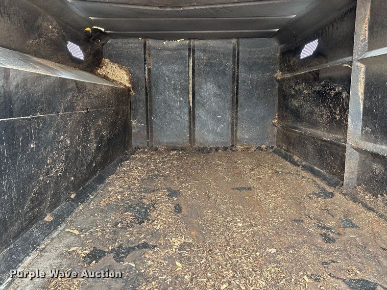 image for item DW7467 2007 International 4300 forestry bucket truck