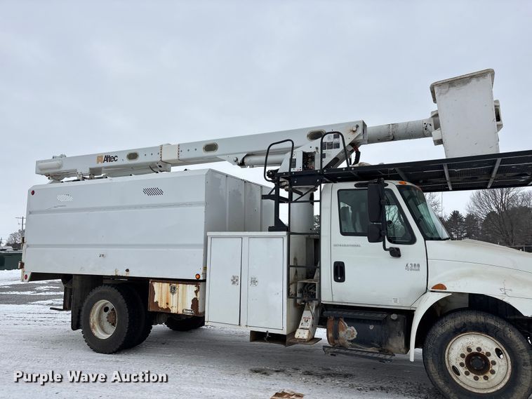 image for item DW7467 2007 International 4300 forestry bucket truck