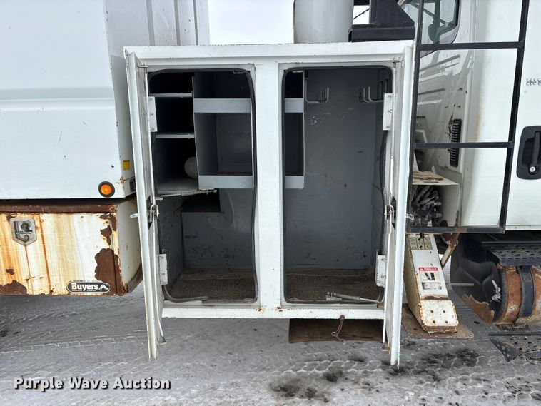 image for item DW7467 2007 International 4300 forestry bucket truck