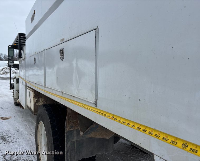 image for item DW7467 2007 International 4300 forestry bucket truck