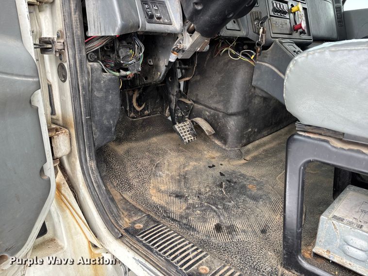 image for item DW7467 2007 International 4300 forestry bucket truck