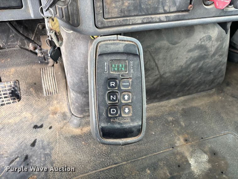 image for item DW7467 2007 International 4300 forestry bucket truck