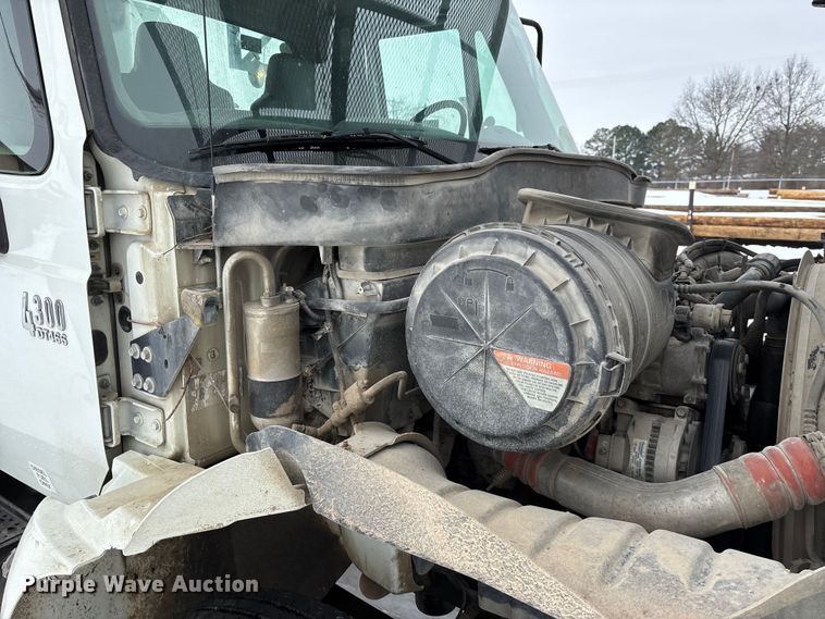 image for item DW7467 2007 International 4300 forestry bucket truck