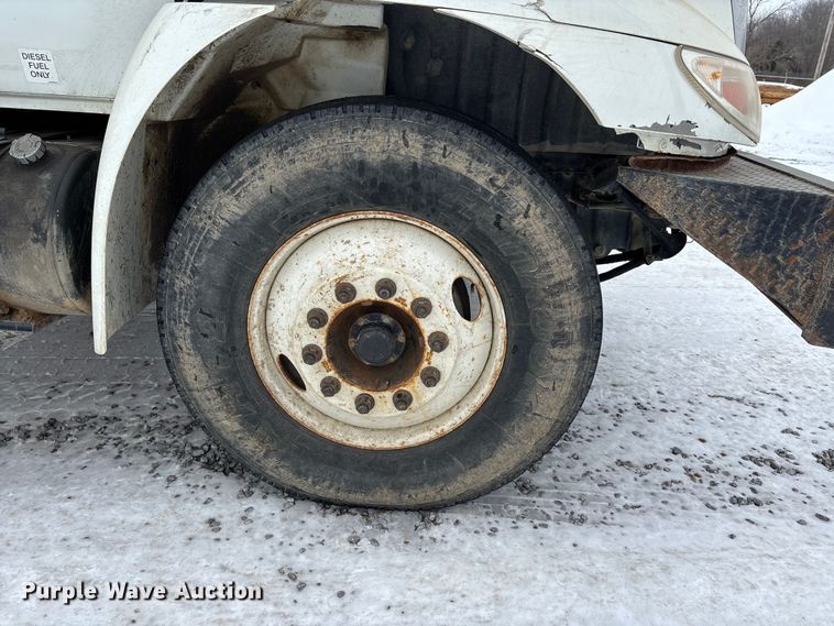 image for item DW7467 2007 International 4300 forestry bucket truck