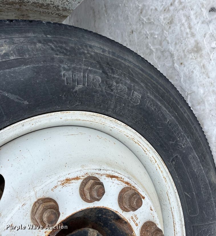 image for item DW7467 2007 International 4300 forestry bucket truck