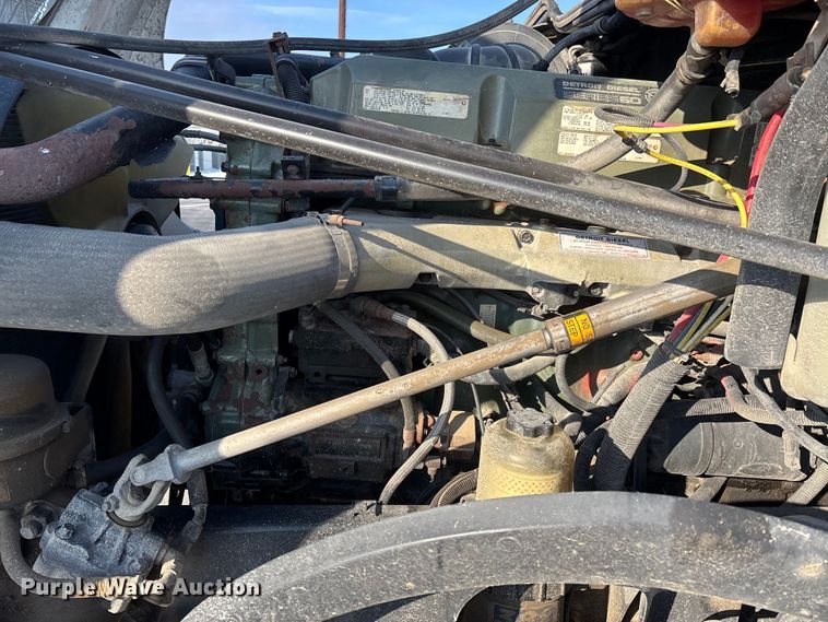 image for item DW7475 2001 Freightliner Columbia semi truck