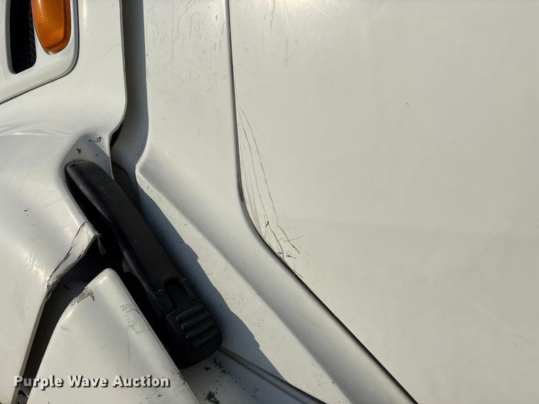 image for item DW7476 2000 Sterling L9513 semi truck