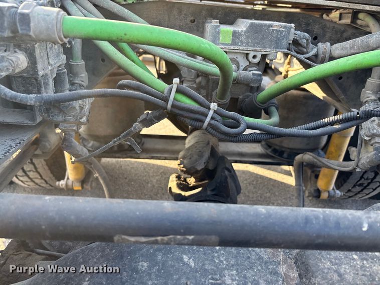 image for item DW7476 2000 Sterling L9513 semi truck