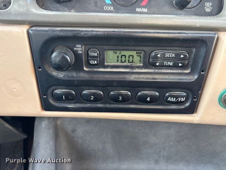 image for item DW7476 2000 Sterling L9513 semi truck