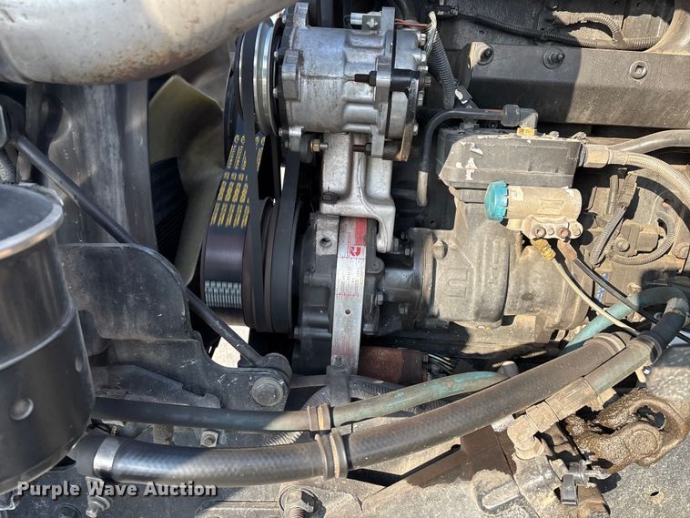 image for item DW7476 2000 Sterling L9513 semi truck