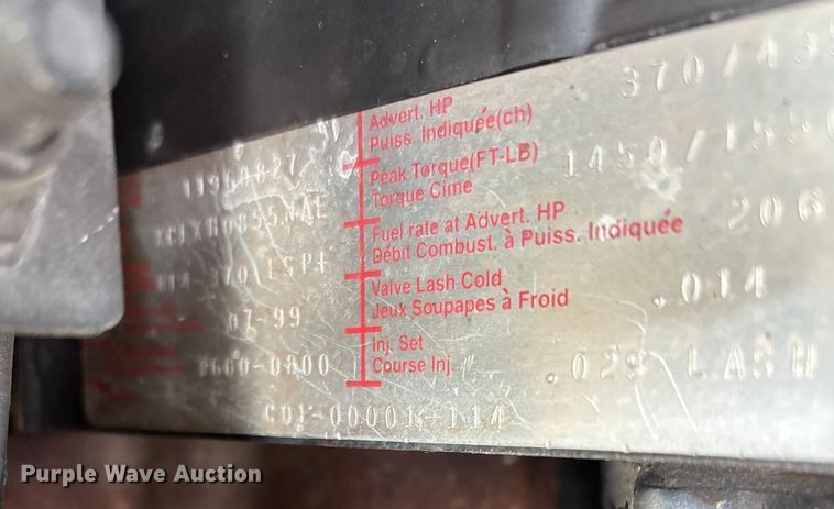 image for item DW7476 2000 Sterling L9513 semi truck