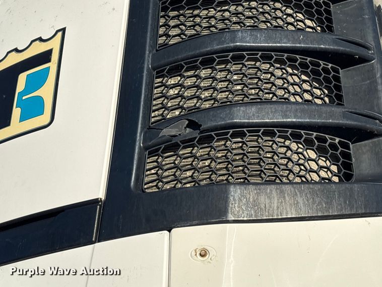 image for item EA7133 2015 Utility VS2RA refrigerated van trailer