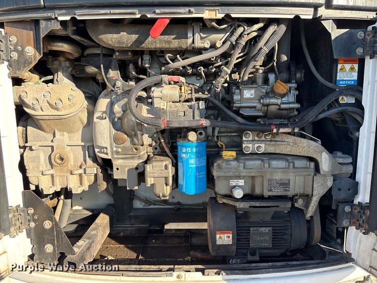 image for item EA7133 2015 Utility VS2RA refrigerated van trailer