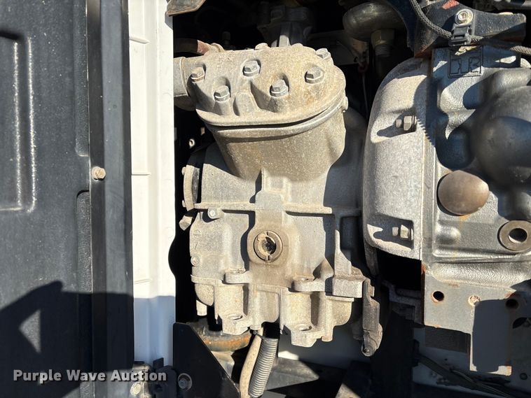 image for item EA7133 2015 Utility VS2RA refrigerated van trailer