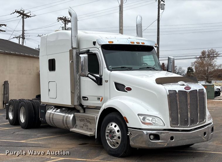 image for item EA7873 2016 Peterbilt 579 semi truck