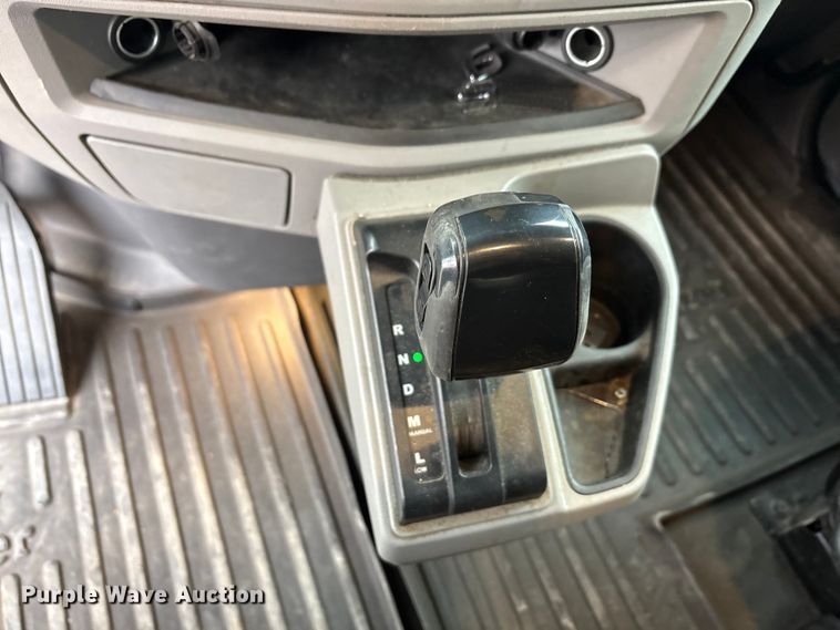 image for item EA7873 2016 Peterbilt 579 semi truck