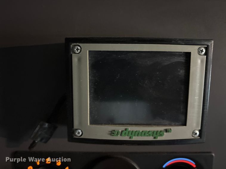 image for item EA7873 2016 Peterbilt 579 semi truck