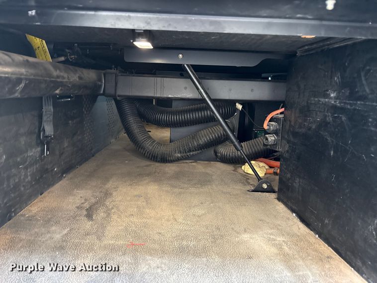 image for item EA7873 2016 Peterbilt 579 semi truck