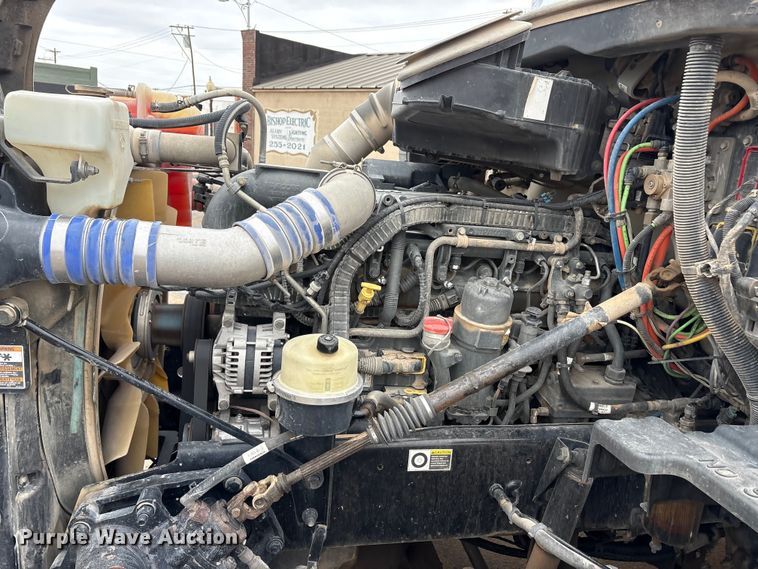 image for item EA7873 2016 Peterbilt 579 semi truck