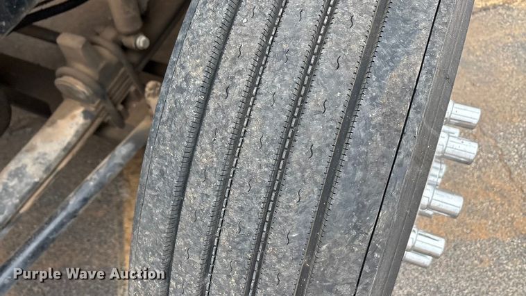 image for item EA7873 2016 Peterbilt 579 semi truck