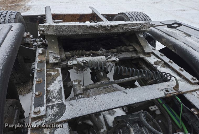 image for item EB1281 2015 Freightliner Cascadia semi truck