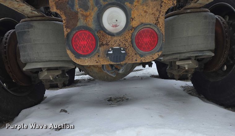 image for item EB1281 2015 Freightliner Cascadia semi truck