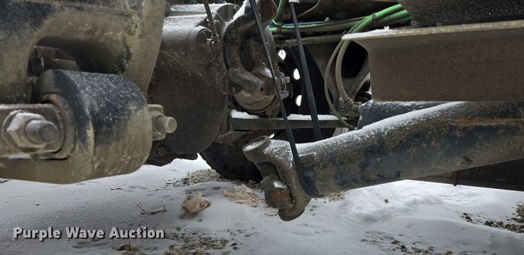 image for item EB1281 2015 Freightliner Cascadia semi truck