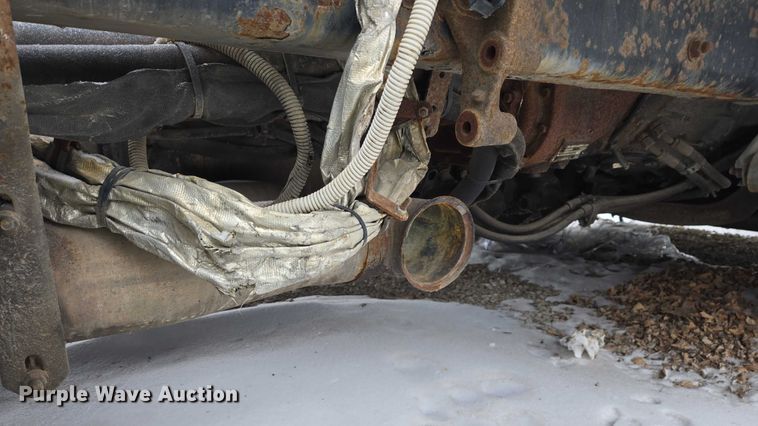 image for item EB1281 2015 Freightliner Cascadia semi truck