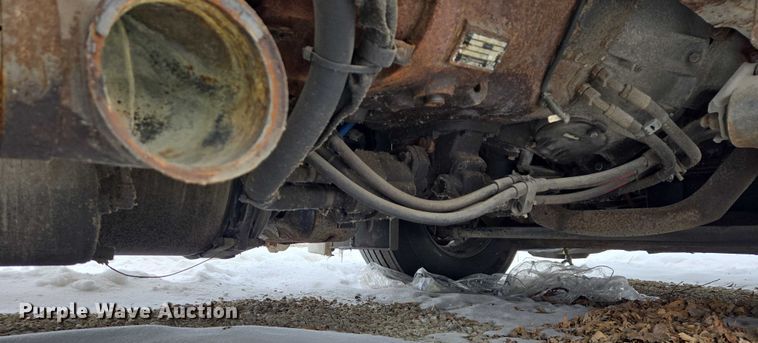 image for item EB1281 2015 Freightliner Cascadia semi truck