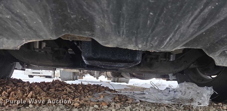 image for item EB1281 2015 Freightliner Cascadia semi truck