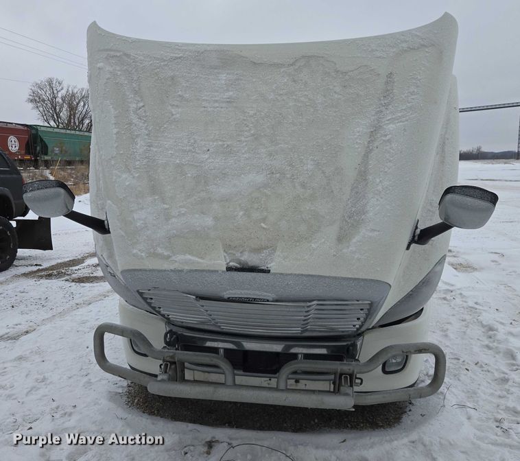 image for item EB1281 2015 Freightliner Cascadia semi truck