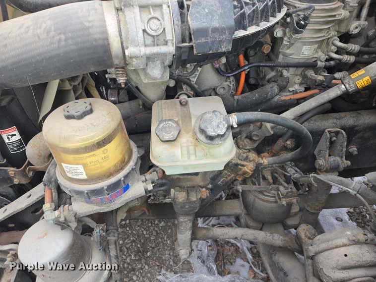 image for item EB1281 2015 Freightliner Cascadia semi truck