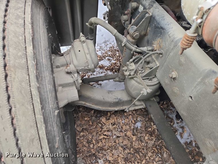 image for item EB1281 2015 Freightliner Cascadia semi truck