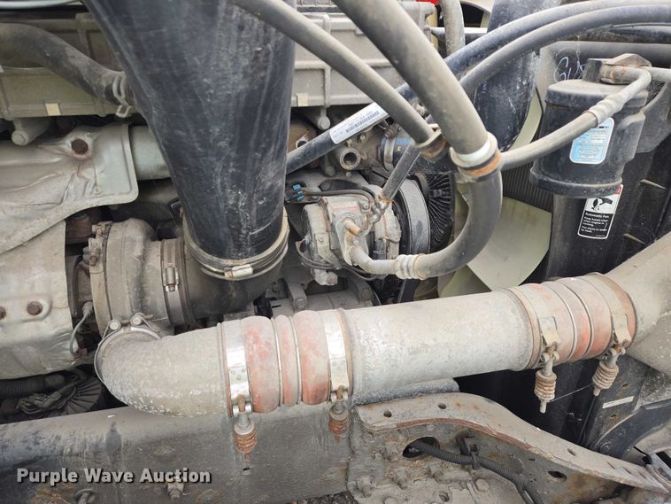 image for item EB1281 2015 Freightliner Cascadia semi truck