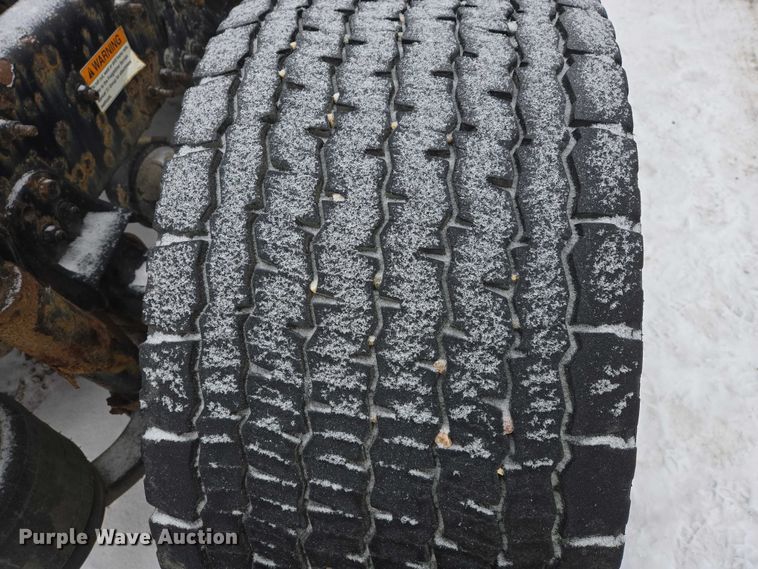 image for item EB1281 2015 Freightliner Cascadia semi truck