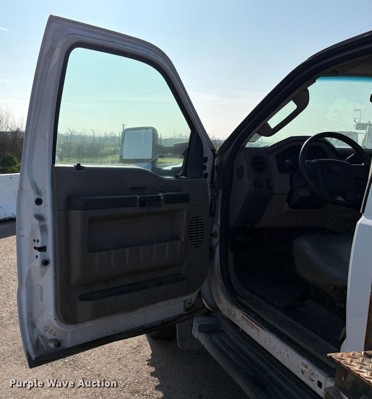 image for item EC8210 2008 Ford F550 flatbed truck