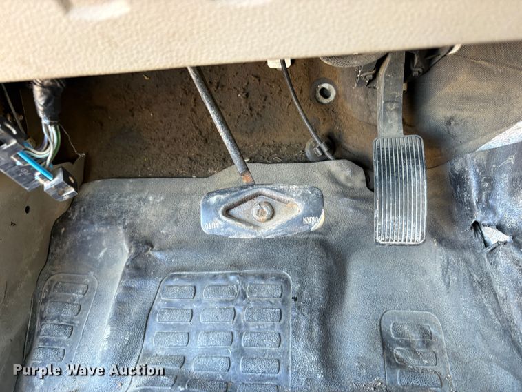 image for item EC8210 2008 Ford F550 flatbed truck