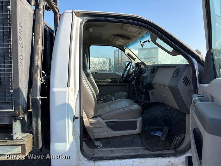 image for item EC8210 2008 Ford F550 flatbed truck