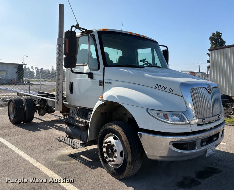 image for item EC8211 2015 International 4300 truck cab and chassis