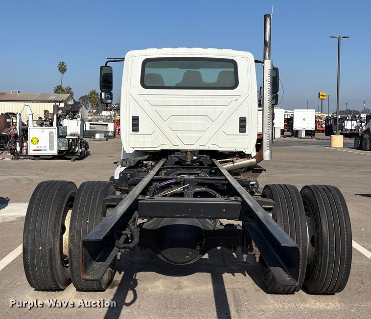 image for item EC8211 2015 International 4300 truck cab and chassis