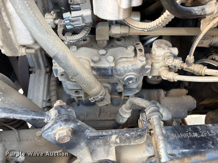 image for item EC8211 2015 International 4300 truck cab and chassis