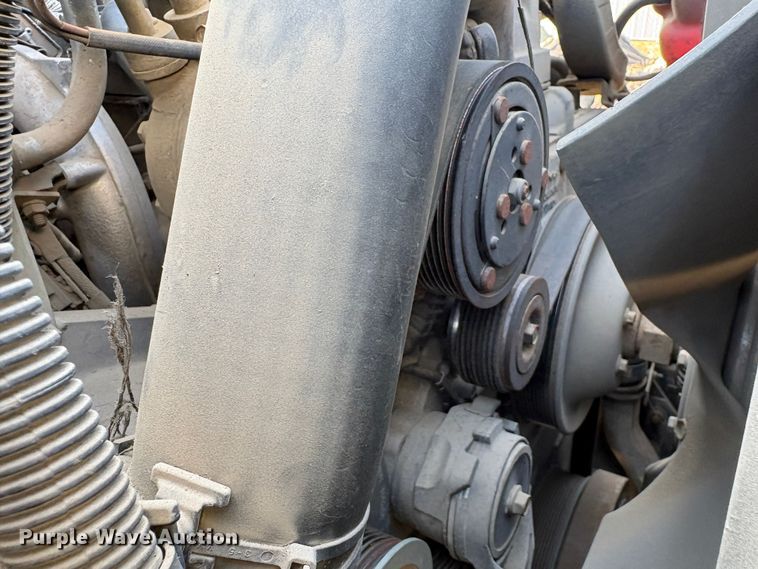 image for item EC8211 2015 International 4300 truck cab and chassis