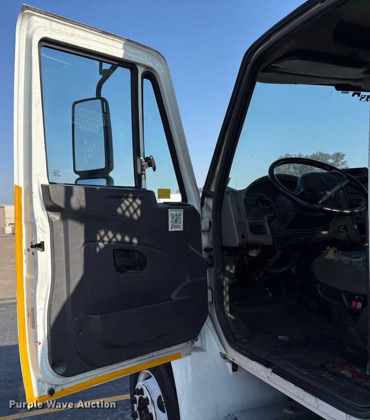 image for item EC8212 2013 International 4300 SBA flatbed truck