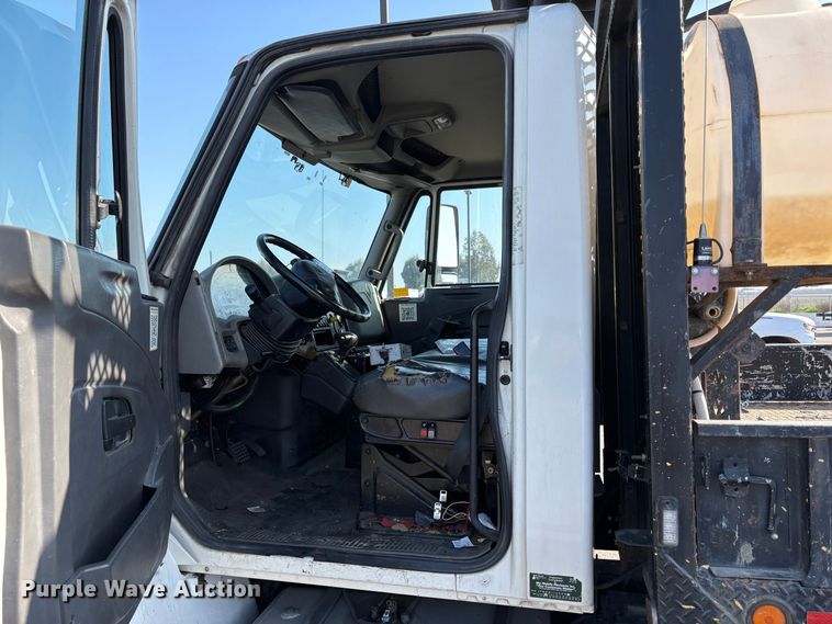 image for item EC8212 2013 International 4300 SBA flatbed truck