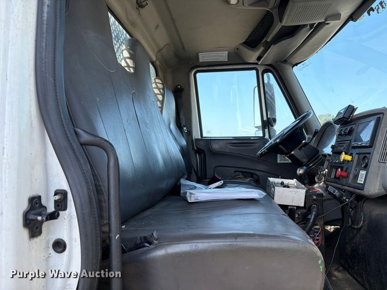 image for item EC8212 2013 International 4300 SBA flatbed truck