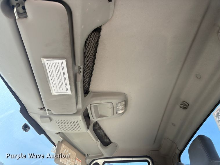 image for item EC8215 2013 International 4300 truck cab and chassis