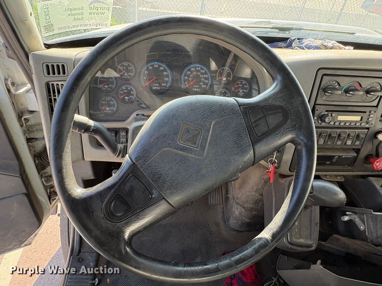 image for item EC8215 2013 International 4300 truck cab and chassis