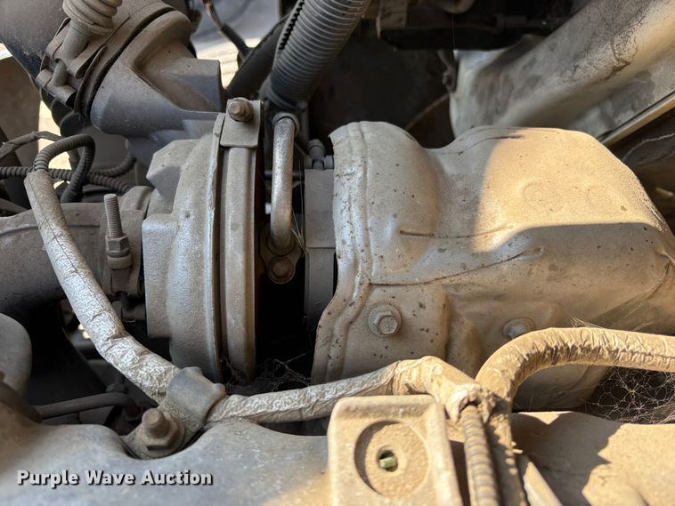 image for item EC8215 2013 International 4300 truck cab and chassis