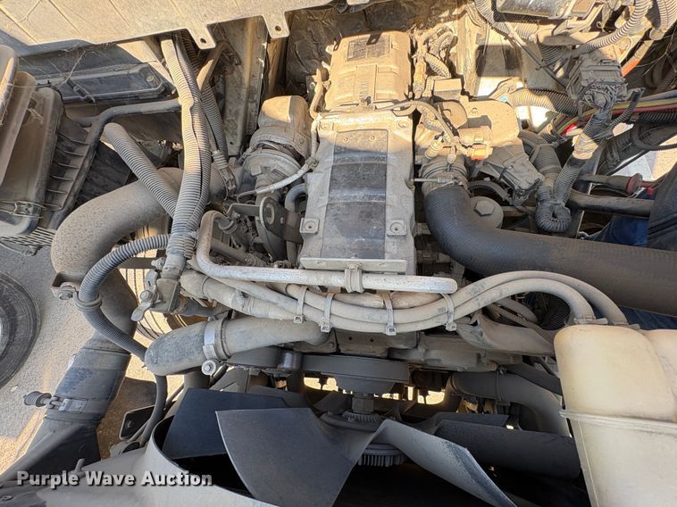 image for item EC8215 2013 International 4300 truck cab and chassis